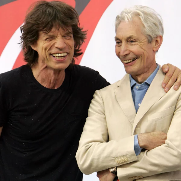 Le moment gênant où Charlie Watts a frappé Mick Jagger au visage