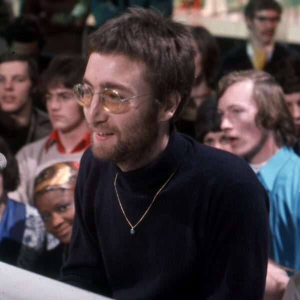 Le nouveau logo de John Lennon dévoilé pour les fêtes de fin d’année
