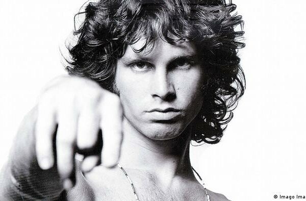 Regardez : Comment Jim Morrison a prédit l’avenir de la musique américaine