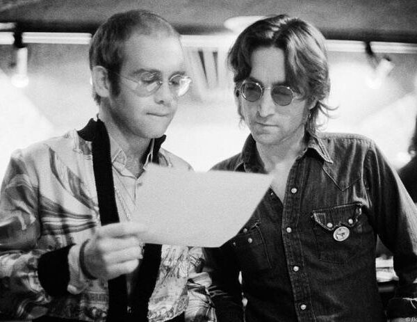 Comment Elton John a donné à John Lennon son premier numéro un