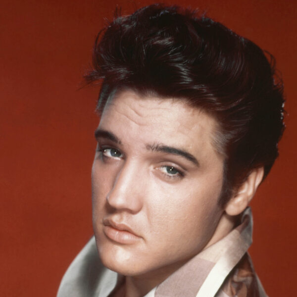 Flashback : Elvis enregistre  » Don’t Be Cruel « .