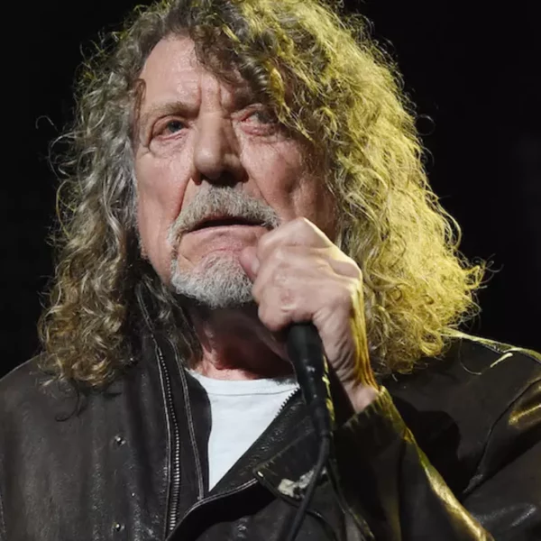 Robert Plant nomme le groupe qui était « hors du commun »
