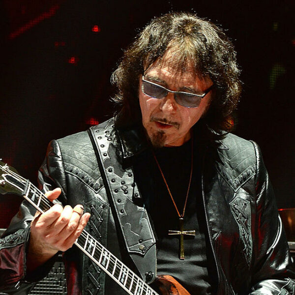 Tony Iommi confirme que les albums de Black Sabbath de l’ère Tony Martin seront réédités en 2023