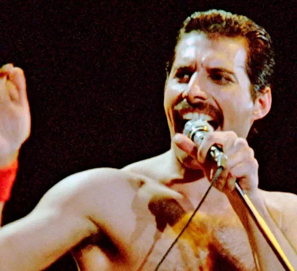 Queen publie une ballade inédite chantée par Freddie Mercury, qui fait pleurer ses fans.