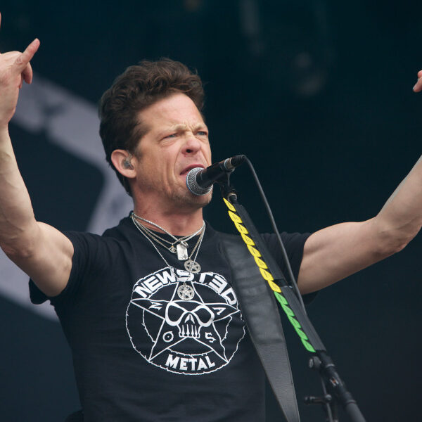 Jason Newsted revient au métal sur son nouvel album