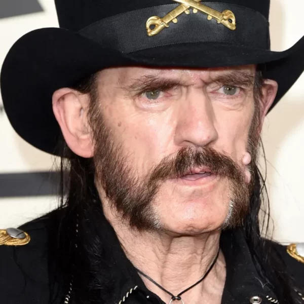 Le disque hippie de Lemmy Kilmister qui était génial mais sous-estimé