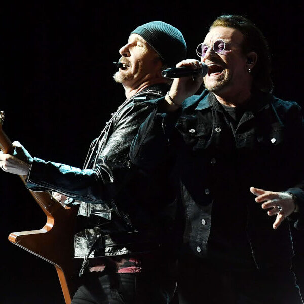 Bono et The Edge sont des fans d’Abba et reprennent « S.O.S. ».