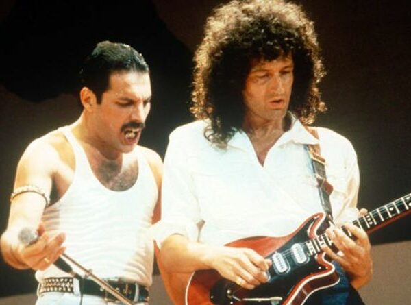 Le manuscrit de Freddie Mercury révèle ce que « Bohemian Rhapsody » allait réellement s’appeler.