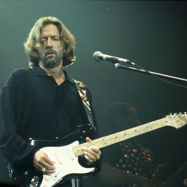 Eric Clapton annonce une version élargie et de luxe de « 24 Nights ».