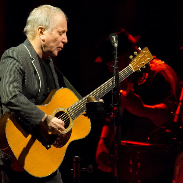 Paul Simon sort un recueil de sept psaumes le mois prochain