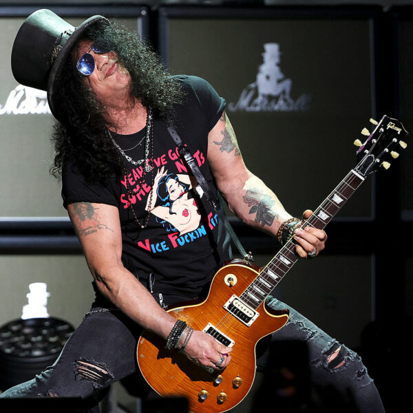 Slash avoue avoir vendu son âme aux Guns N’ Roses