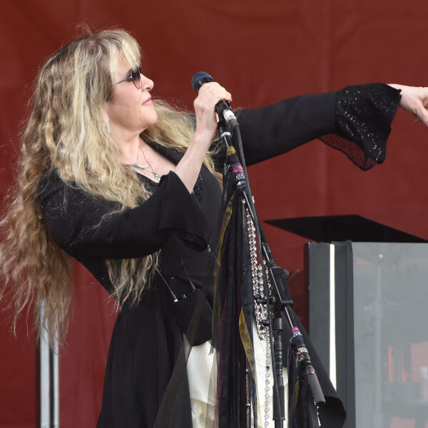 Stevie Nicks remercie Taylor Swift pour « You’re on Your Own, Kid » (Tu es tout seul, gamin)