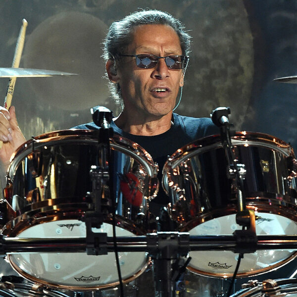 Alex Van Halen pourrait publier les chansons inédites de Van Halen