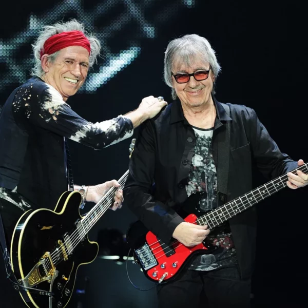 Les Rolling Stones retrouvent leur bassiste d’origine Bill Wyman