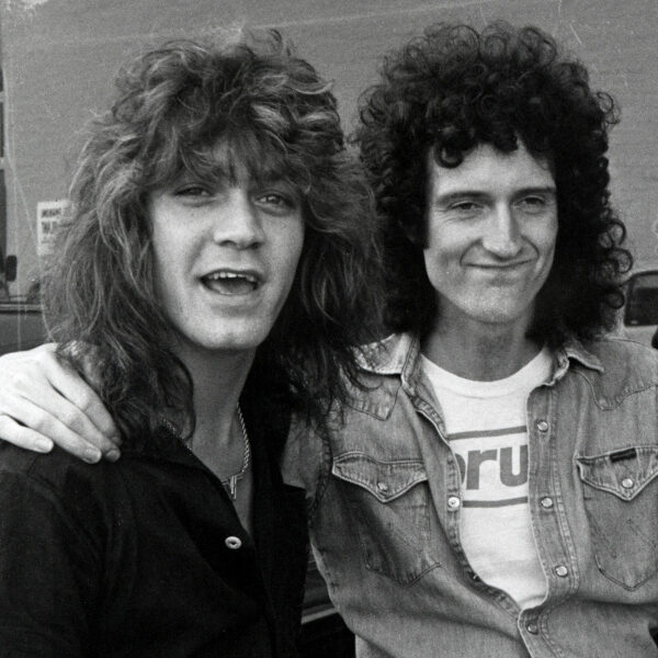 Le duo d’Eddie Van Halen et Brian May de 1983 sera réédité en coffret