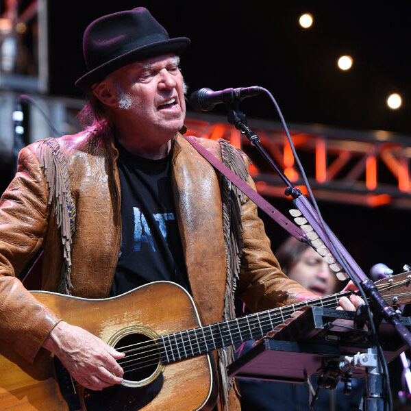 Neil Young présente son itinéraire sur la côte Ouest