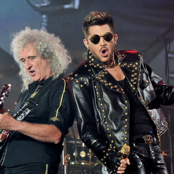 Adam Lambert se lasse de jouer avec Queen