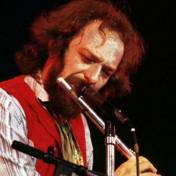 Jethro Tull va publier la version du 40e anniversaire de « The Broadsword And The Beast » (L’épée et la bête)