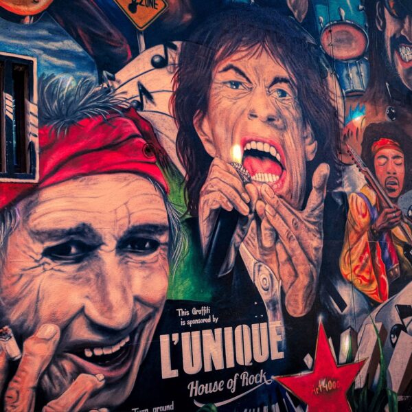Keith Richards jouant du blues. Très cool.