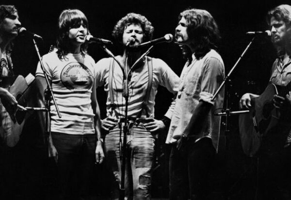 Répétition de la chanson « Seven Bridges Road » des Eagles