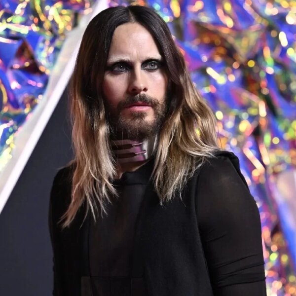 Jared Leto évite les fans enivrants de 30 Seconds To Mars