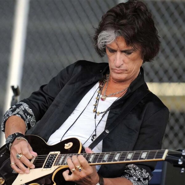 Joe Perry nomme le génie de la guitare sous-estimé qui lui a fait perdre la tête