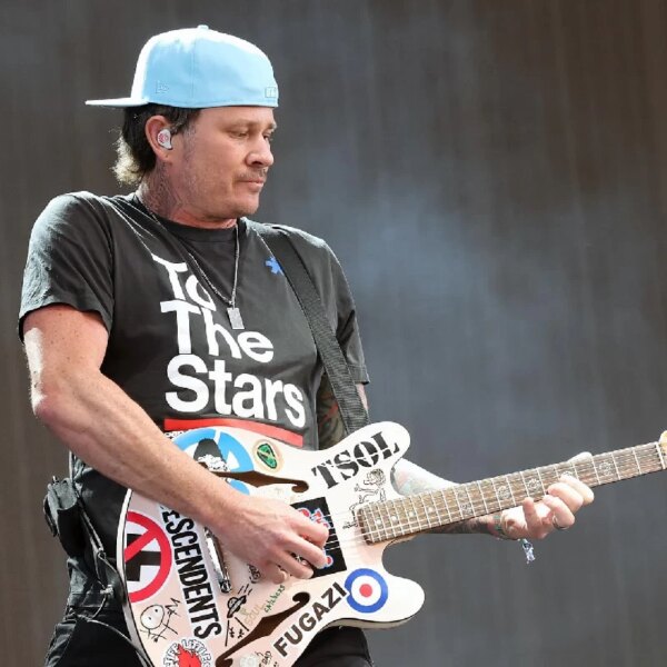 Tom DeLonge, de Blink-182, a choisi un chanteur de country folk comme dieu du rock