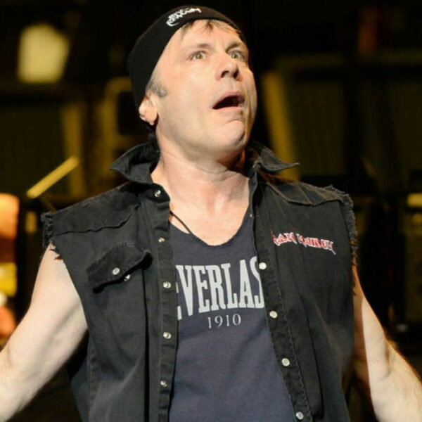 Bruce Dickinson est frustré par l’absence des groupes de rock de la nouvelle génération dans les grandes salles.
