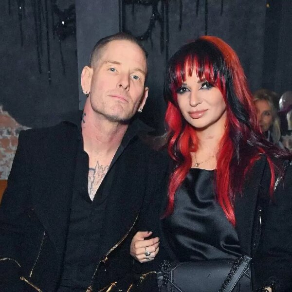 La femme de Corey Taylor, Alicia, révèle le harcèlement de son chauffeur de bus : « Mon mari vous assassinera ».