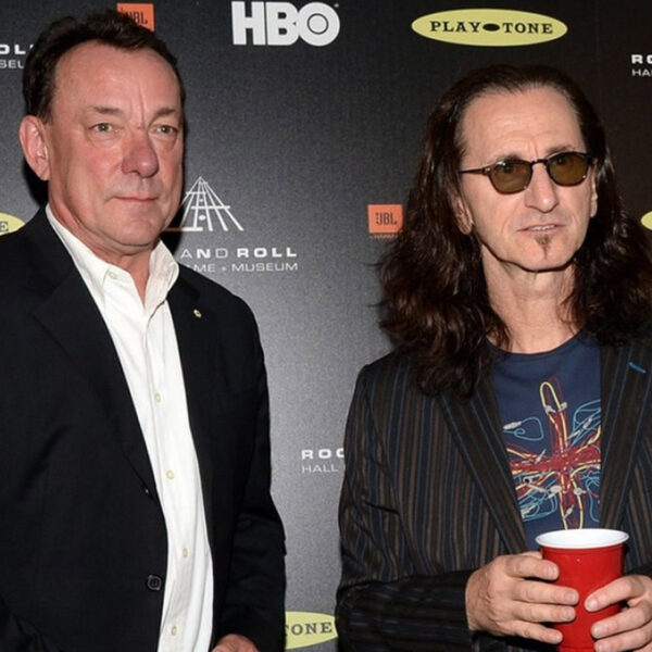 Geddy Lee à propos de son concert à Los Angeles sans Neil Peart : « C’est comme revenir sur les lieux du crime ».