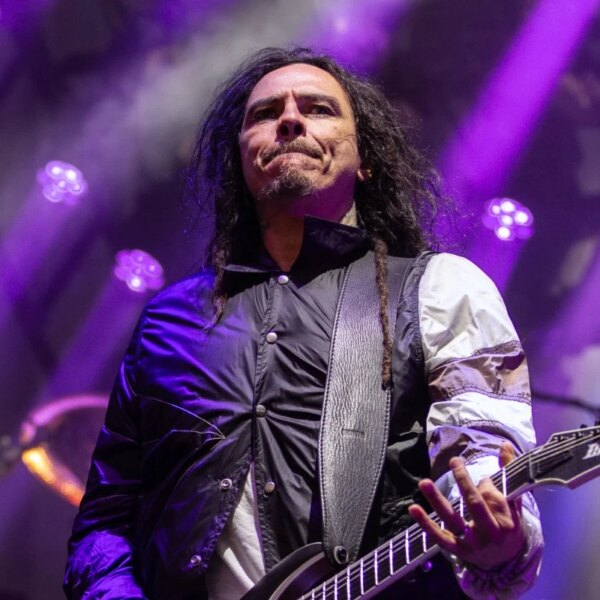 James « Munky » Shaffer pense que les fêtes et les expériences excessives de Korn ont porté leurs fruits.