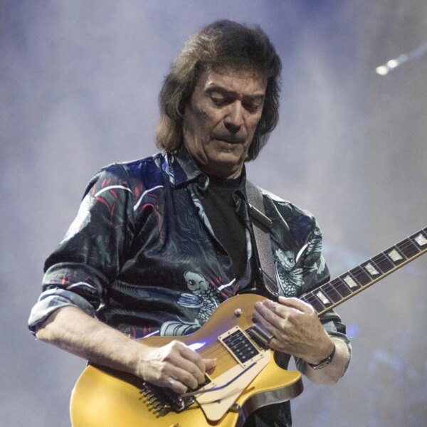 Steve Hackett, de Genesis, explique ses connaissances en matière de heavy metal