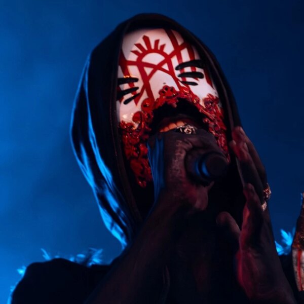 Sleep Token’s Vessel perd soudainement sa voix lors d’un concert