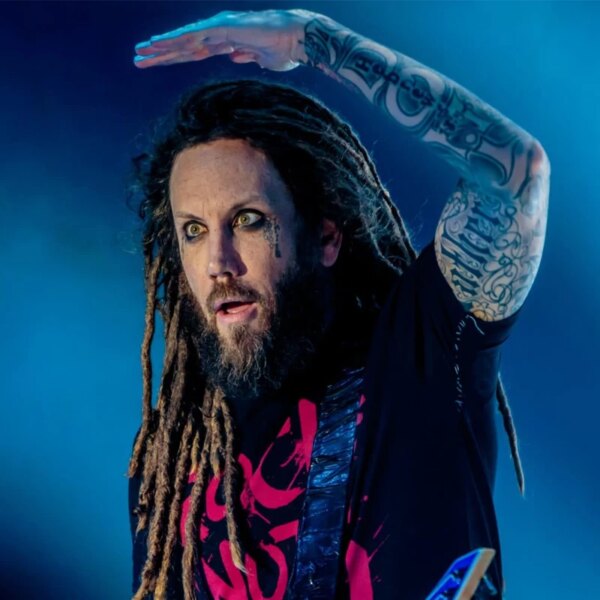 Brian Welch de Korn dit qu’il était dans un « donjon émotionnel sans lumière ».