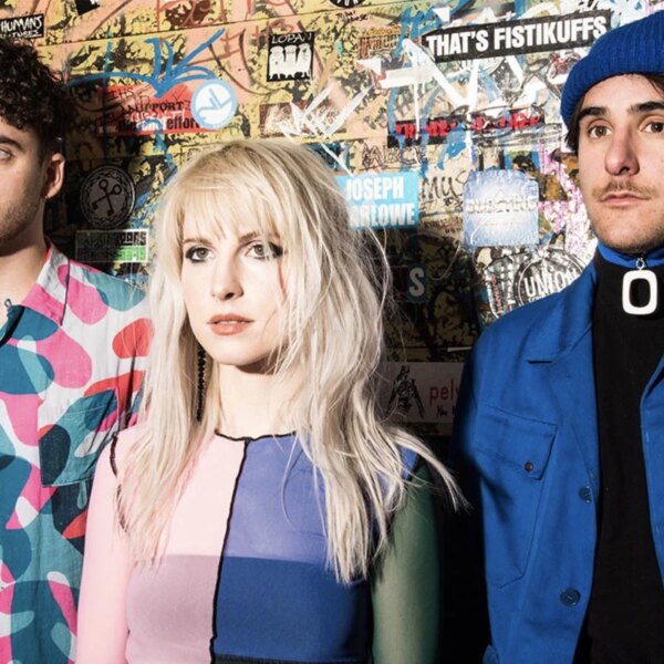 Paramore continue d’annuler d’autres dates de festival mais laisse entrevoir un nouveau projet