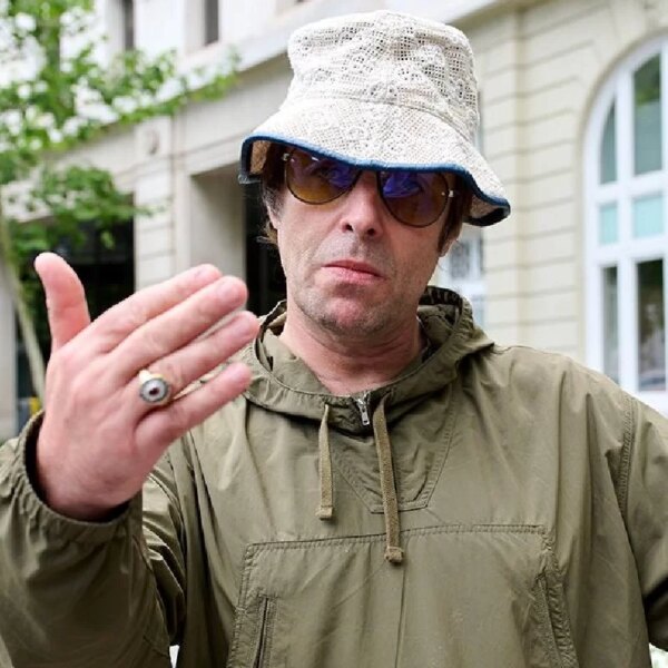 Liam Gallagher ne se produira pas à Glastonbury, mais il pourrait y vendre des chocolats au CBD.